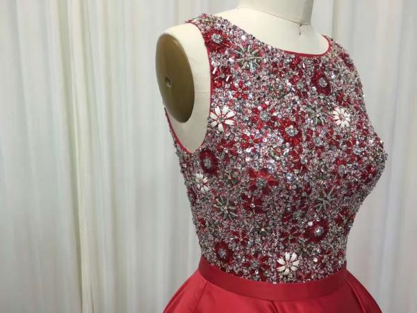 Klassischer Satin Luxus Hochzeitskleid Brautkleid Glitzer Sabrina-Ausschnitt offen Rücken